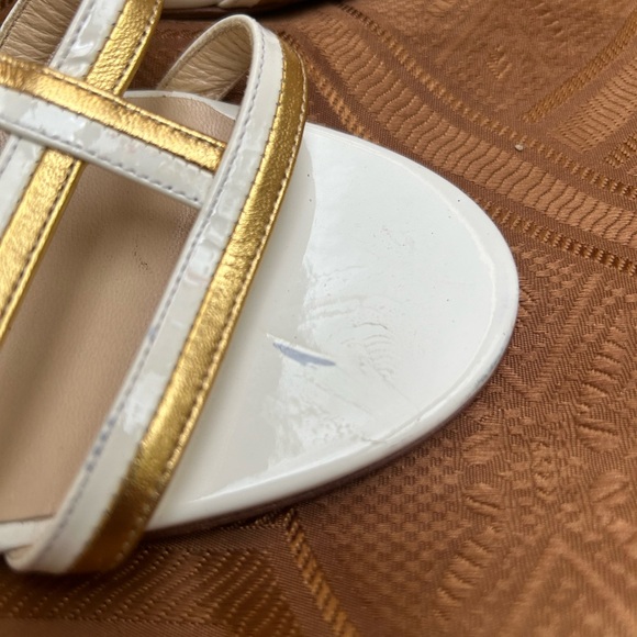 Womens JIMMY CHOO Thistle White & Gold T Strap Sandal Size 9.5 or 39.5 Italian - Picture 3 of 10